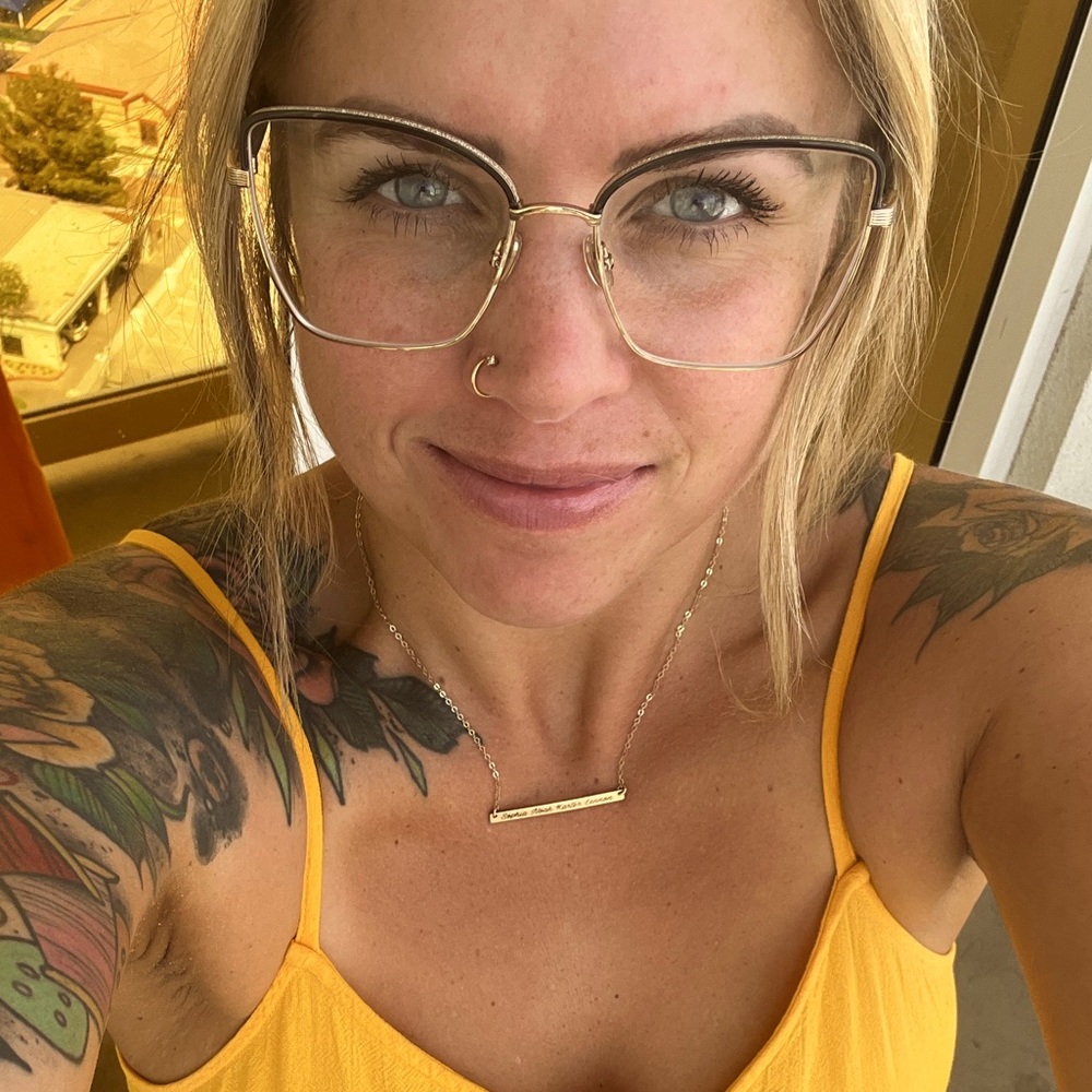 Meet your Posher, Kayla